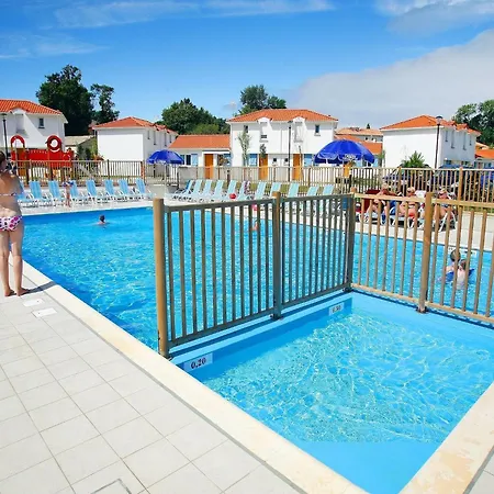 Vakantiehuis With Terrace At 600 M From *